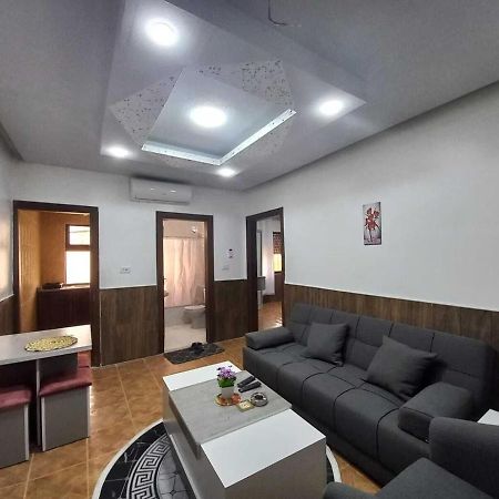 Al-Nujoom Hotel Suites Amman Eksteriør billede