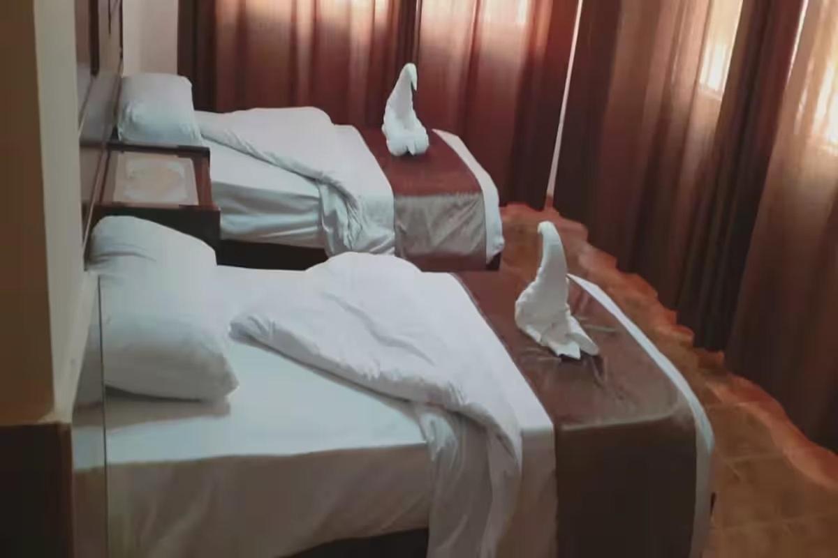 Al-Nujoom Hotel Suites Amman Eksteriør billede