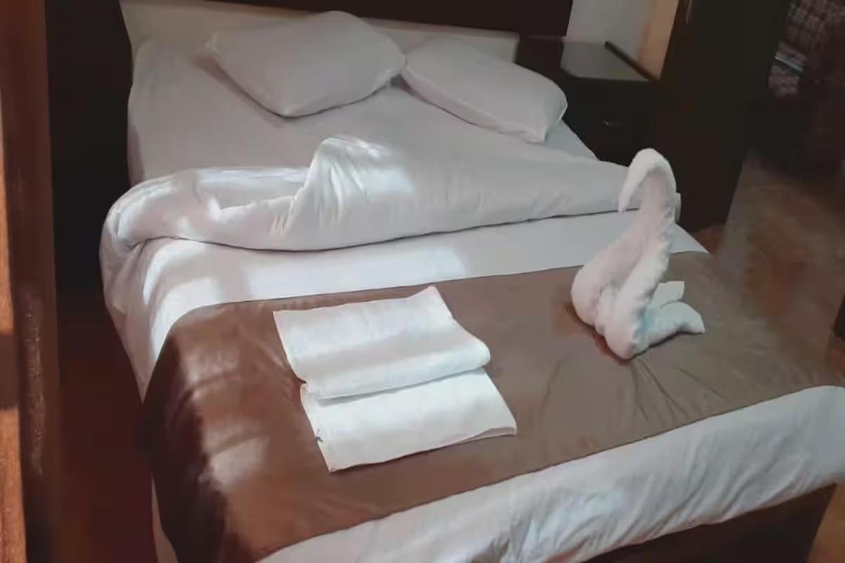 Al-Nujoom Hotel Suites Amman Eksteriør billede