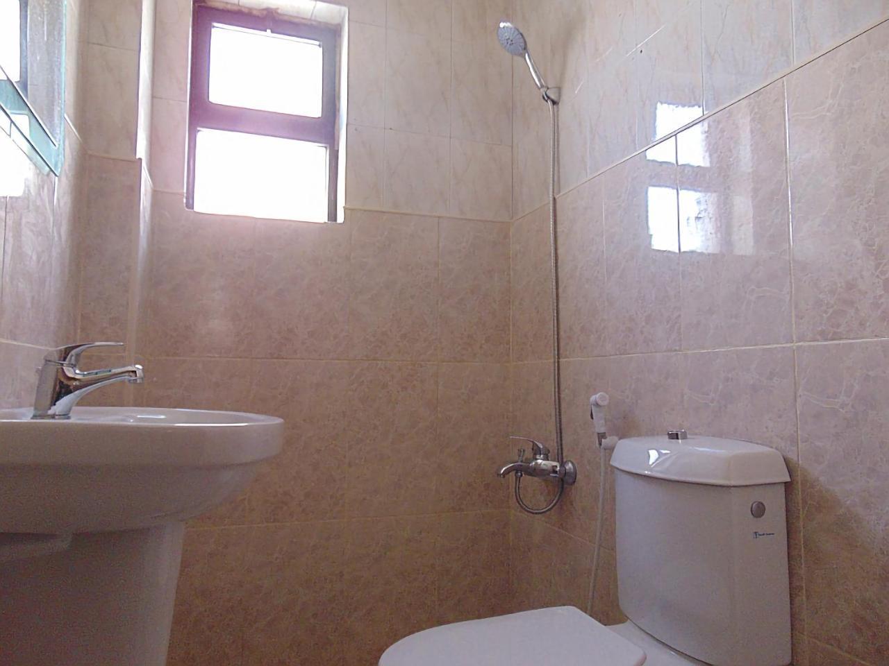 Al-Nujoom Hotel Suites Amman Eksteriør billede