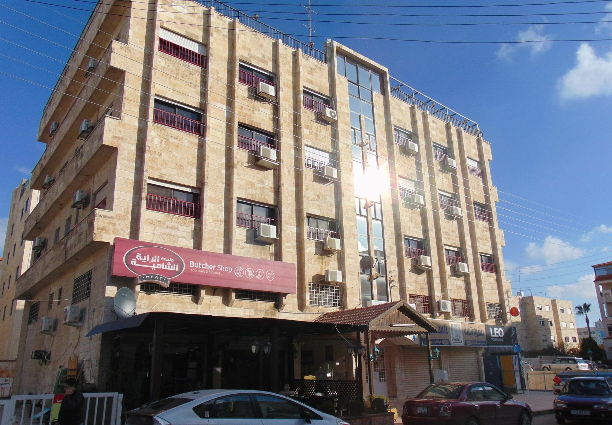 Al-Nujoom Hotel Suites Amman Eksteriør billede
