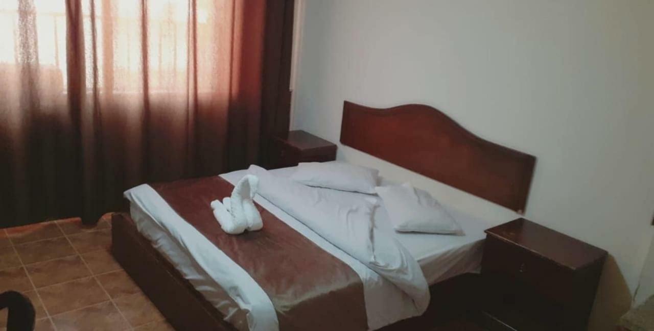 Al-Nujoom Hotel Suites Amman Eksteriør billede